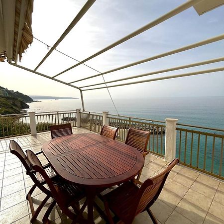 Appartamento sul mare con accesso privato spiaggia Pizzo  Esterno foto