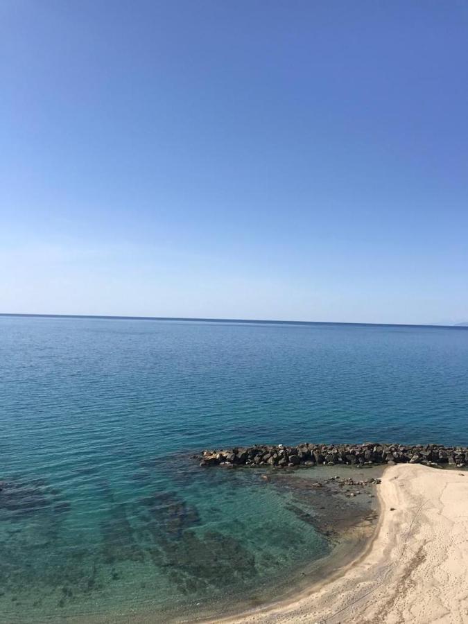 Appartamento sul mare con accesso privato spiaggia Pizzo  Esterno foto
