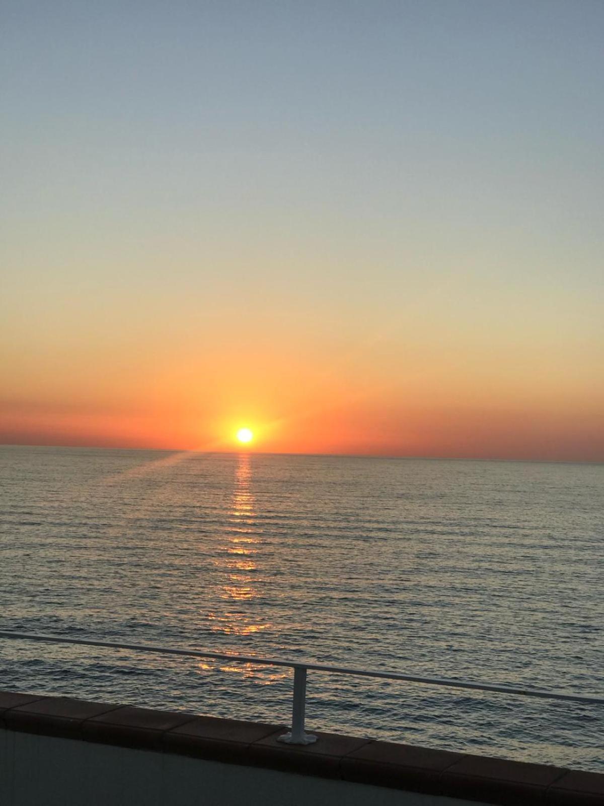 Appartamento sul mare con accesso privato spiaggia Pizzo  Esterno foto